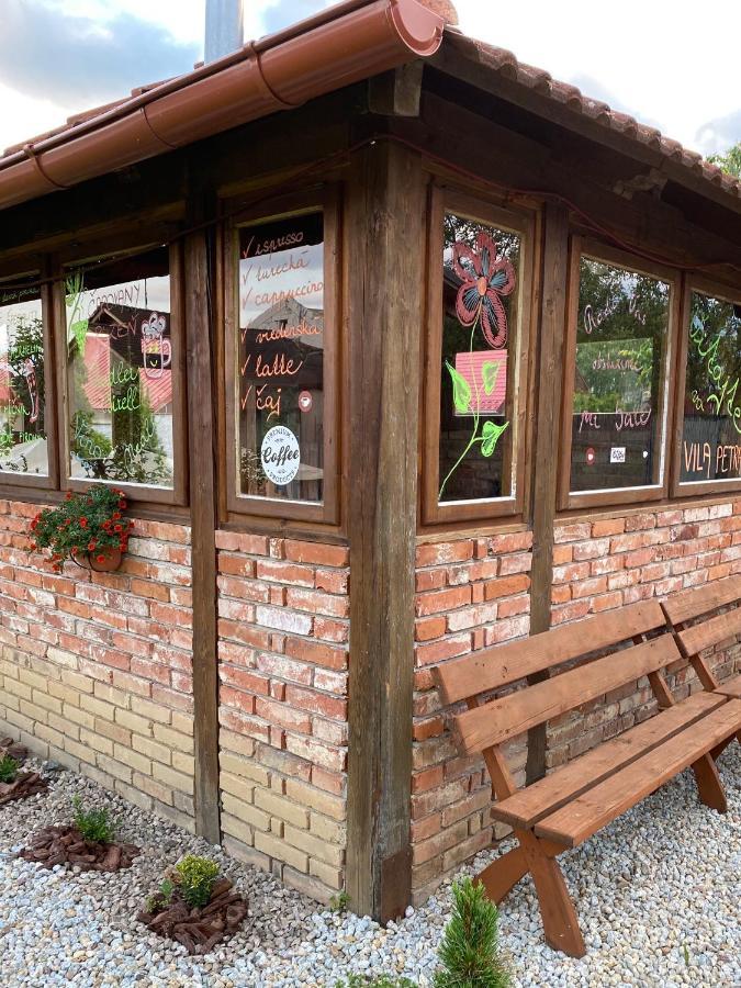 Penzion Vila Petra Bed&Breakfast Veľký Slavkov Exterior foto
