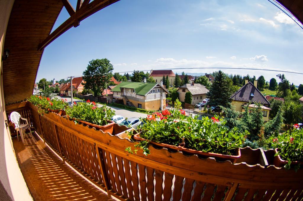 Penzion Vila Petra Bed&Breakfast Veľký Slavkov Exterior foto